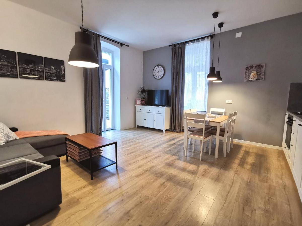 City Park Apartments Pula Zewnętrze zdjęcie