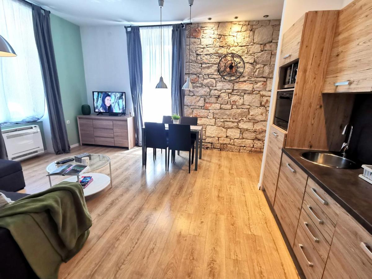 City Park Apartments Pula Zewnętrze zdjęcie